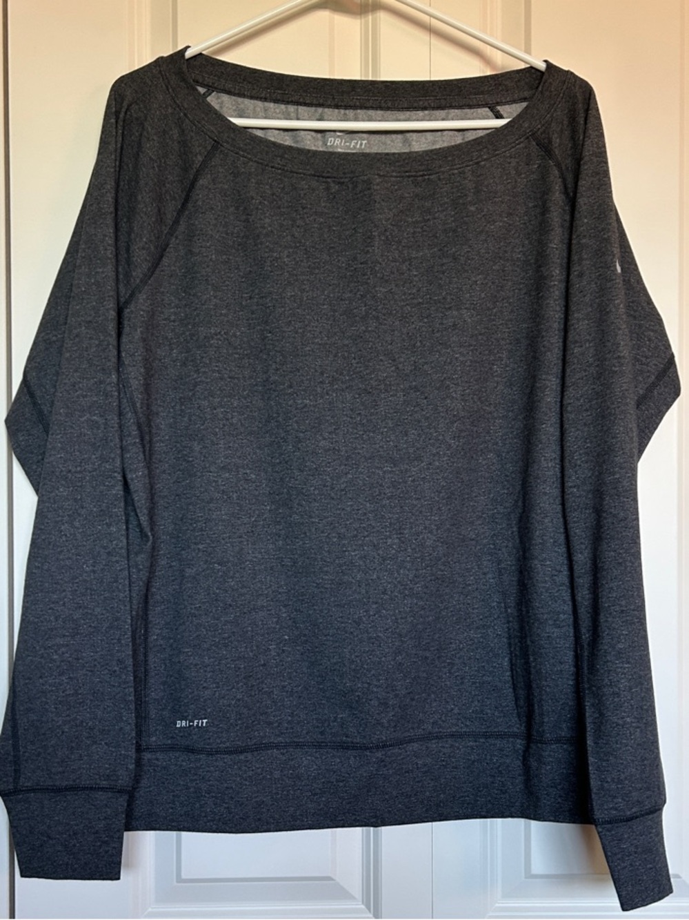 NWOT Nike Women's Dri-FIT Epic Crew Neck Long Sleeve Pullover, Size Large
